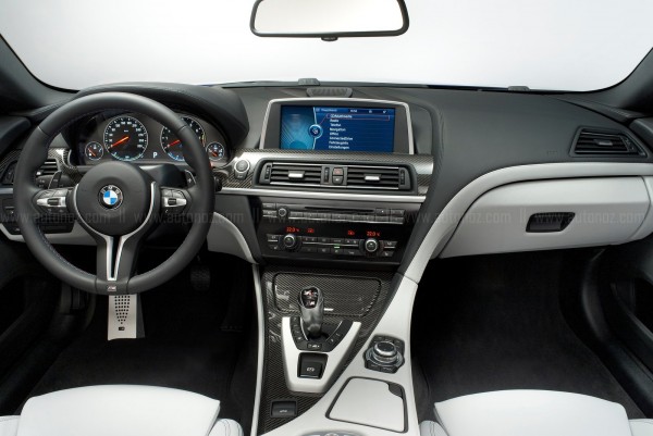 2013 BMW M6 Coupe Dashboard